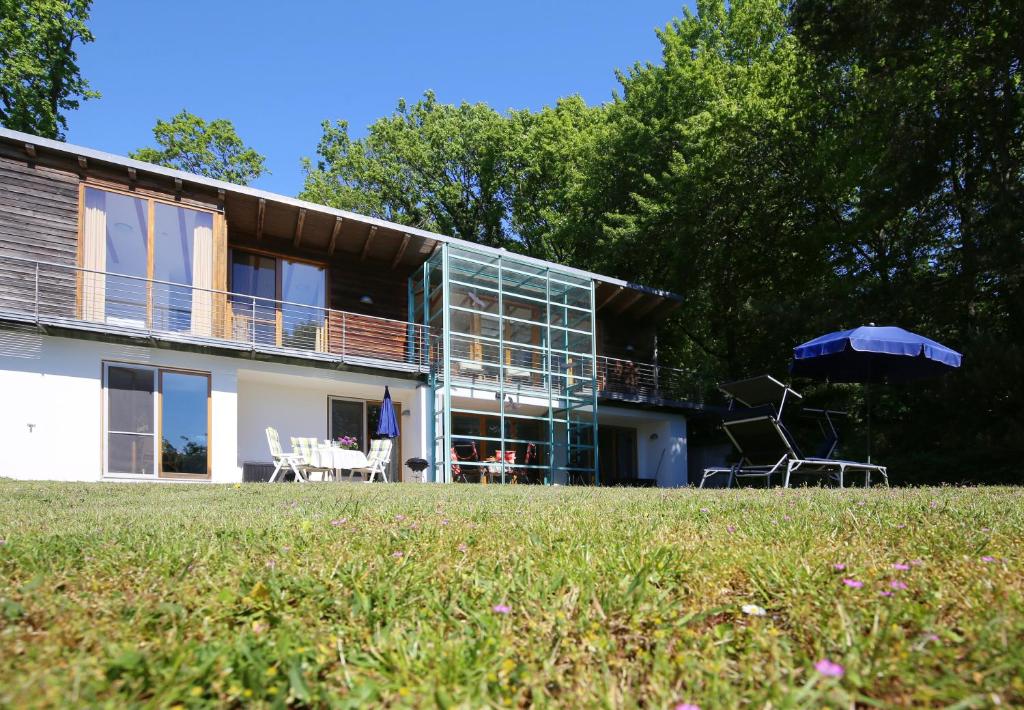 Villa Tannenweg 45150 room 1